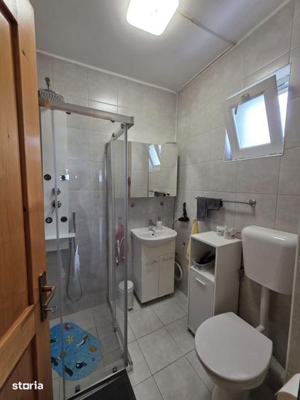 Casă cu 4 camere cu Teren 350 Mp în Florești
