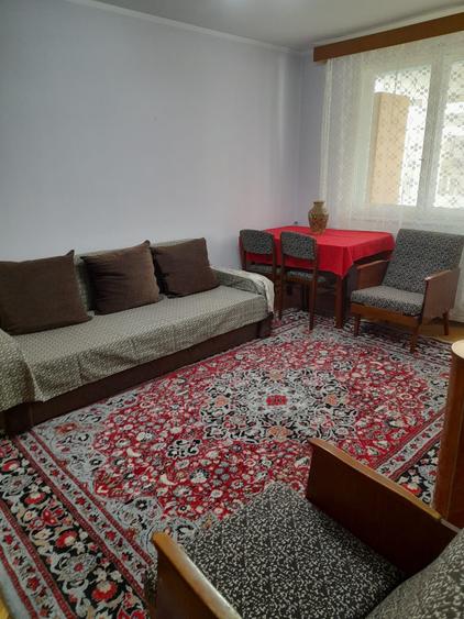 Apartament cu 2 camere semidecomandat în Galați