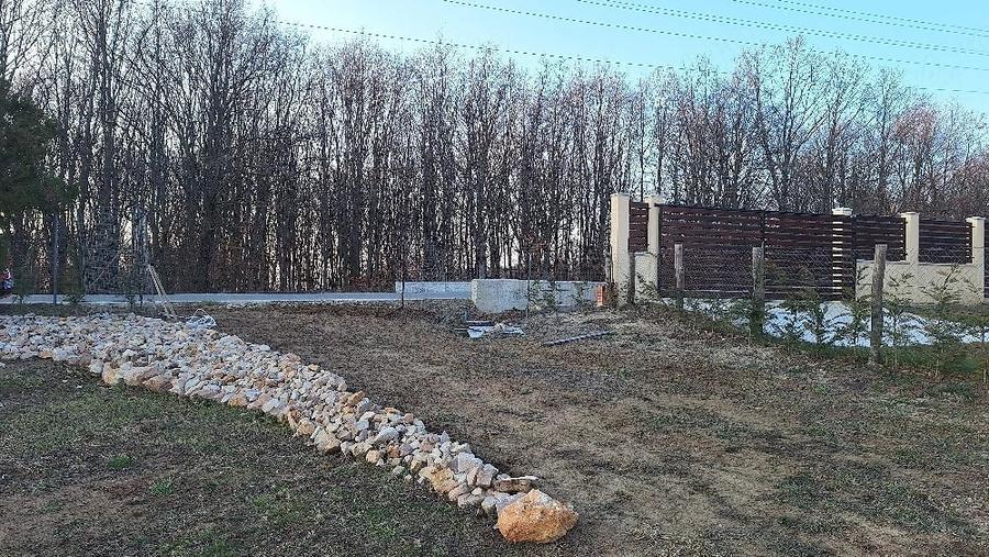 Teren de 5500 mp, în Poiana Tășad