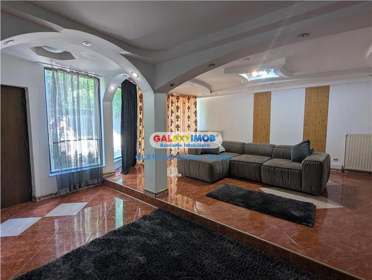 Casă cu 5 camere cu Garaj în Șoseaua Nordului