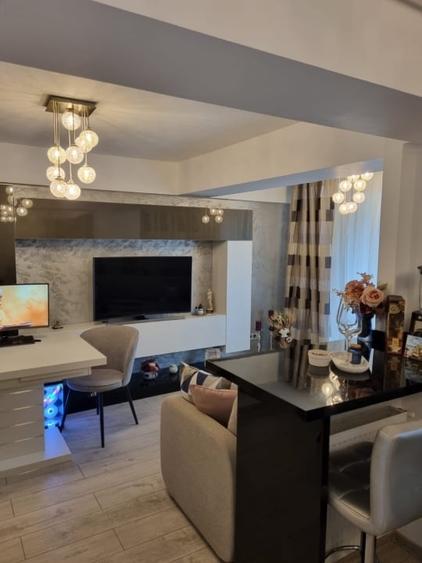 Apartament cu 2 camere decomandat, mobilat în Central