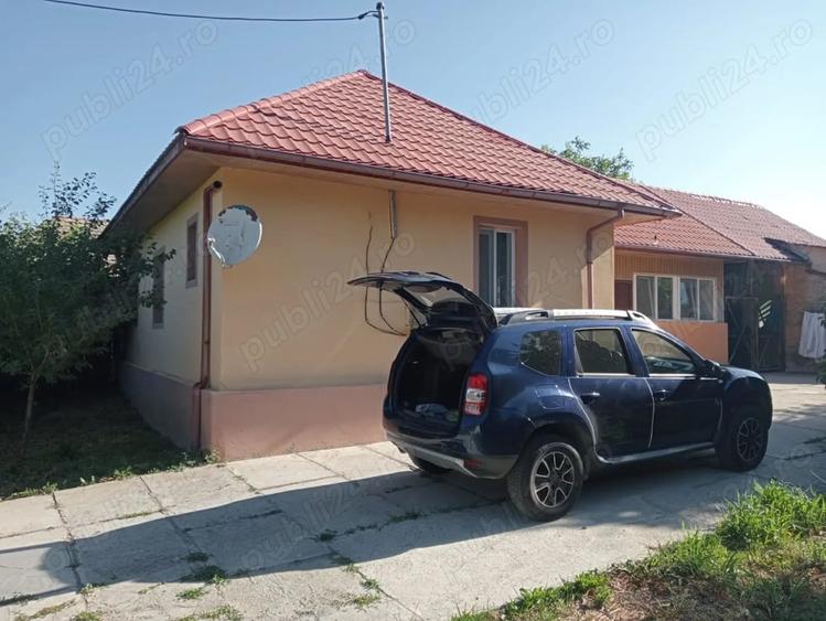 Casă cu 4 camere în Corlățel