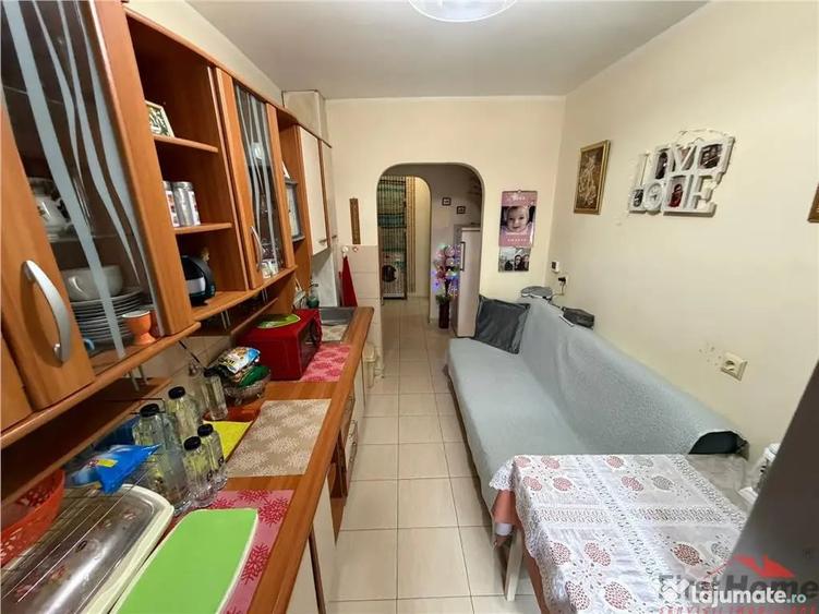 Garsonieră decomandată în Central