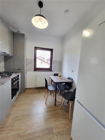 Apartament cu 2 camere nedecomandat, mobilat în Sânpetru