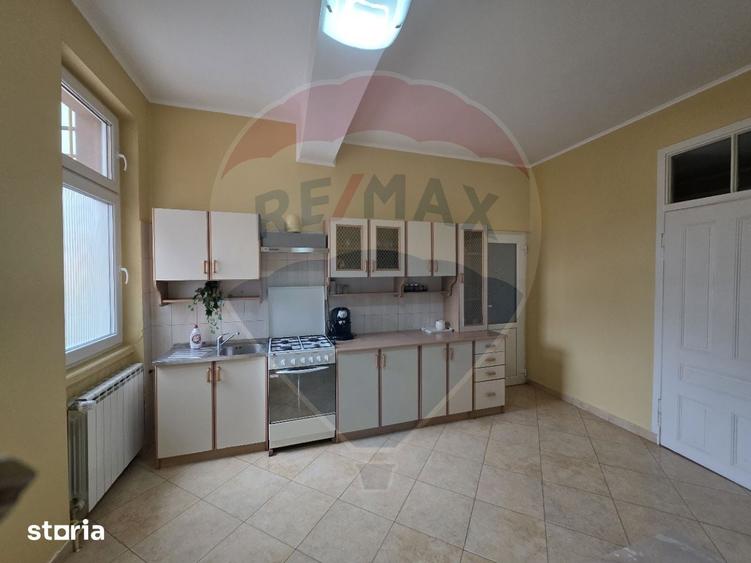 Casă cu 3 camere cu Teren 300 Mp în Ultracentral