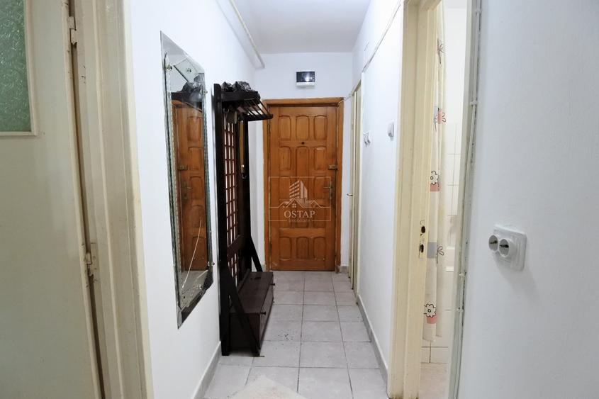 Garsonieră decomandată în Central