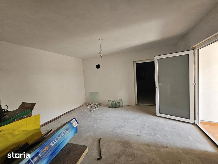 Casă cu 4 camere cu Teren 831 Mp în Rapoltu Mare