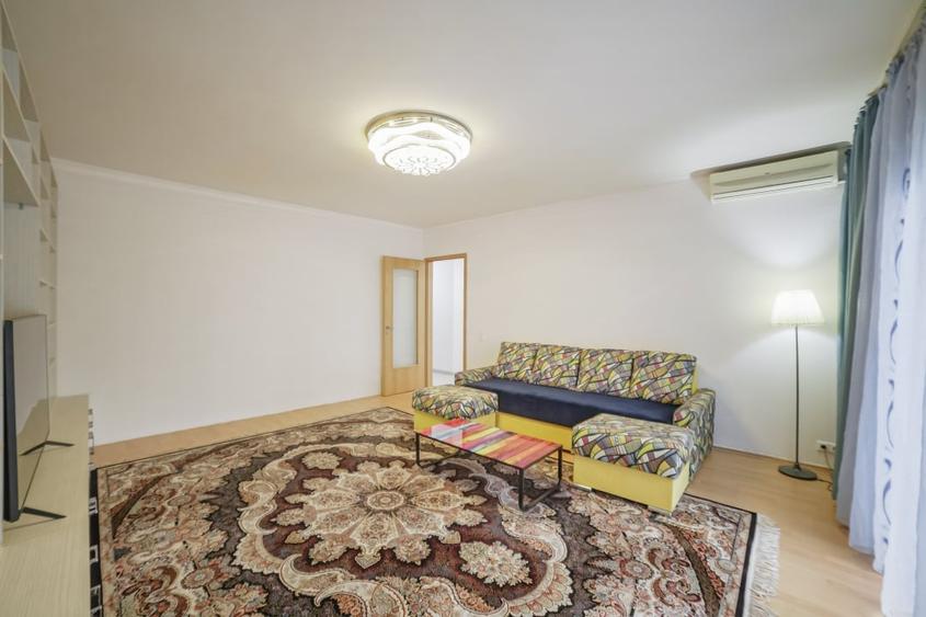 Apartament cu 3 camere decomandat, mobilat în Baicului