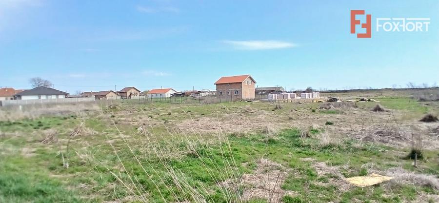 Teren Construcții intravilan de 798 mp, în Peciu Nou