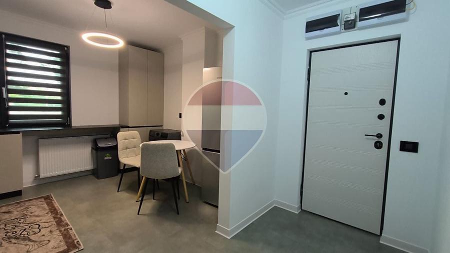 Apartament cu 3 camere decomandat, mobilat în Mazepa 1