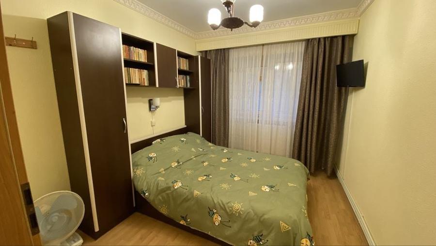 Apartament cu 3 camere decomandat în Faleza Nord