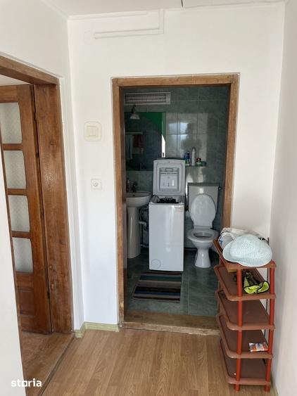 Casă cu 3 camere cu Teren 2300 Mp în Central