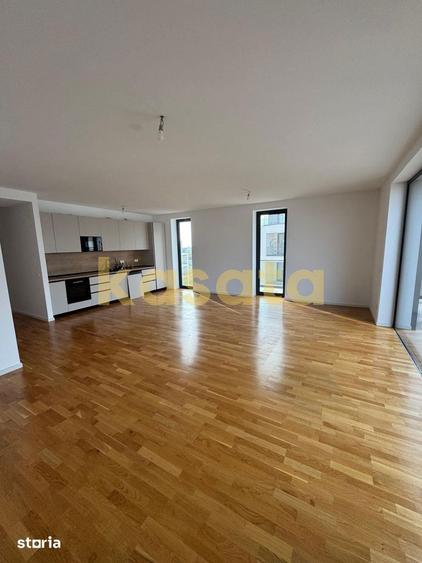 Apartament cu 4 camere în Băneasa