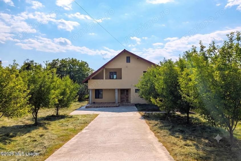 Casă cu Teren 2063 Mp în Bălilești