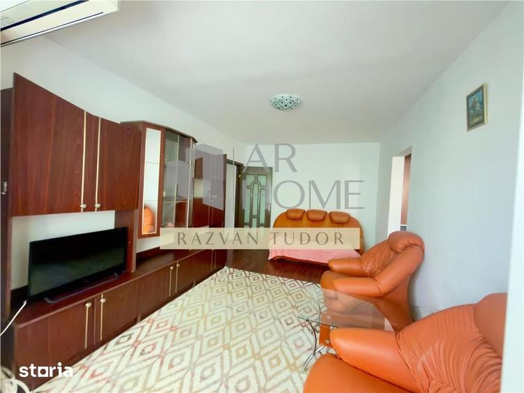 Apartament cu 3 camere semidecomandat în Mihai Bravu