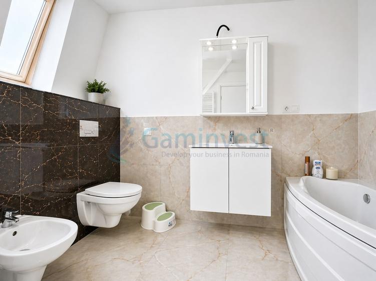 Apartament cu 3 camere decomandat în Rogerius