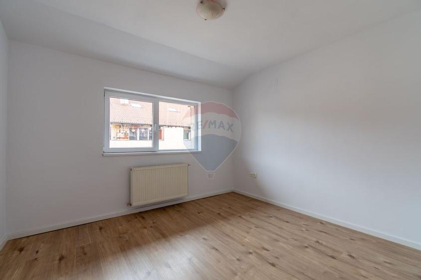 Apartament renovat cu 2 camere + loc de parcare de vanzare Floresti - 5