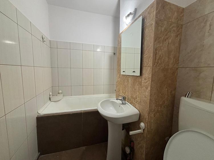 Garsoniera 1 Decembrie Auchan Titan An constructie 1979 - 6