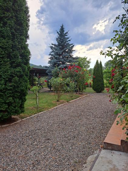 VILA IN REGIM DE INALTIME PARTER SI ETAJ ULTRAFINISATA PE 19 ARI TEREN - 37