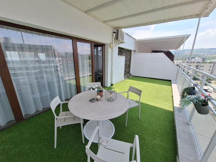 Apartament cu 5 camere decomandat, mobilat în Bună Ziua