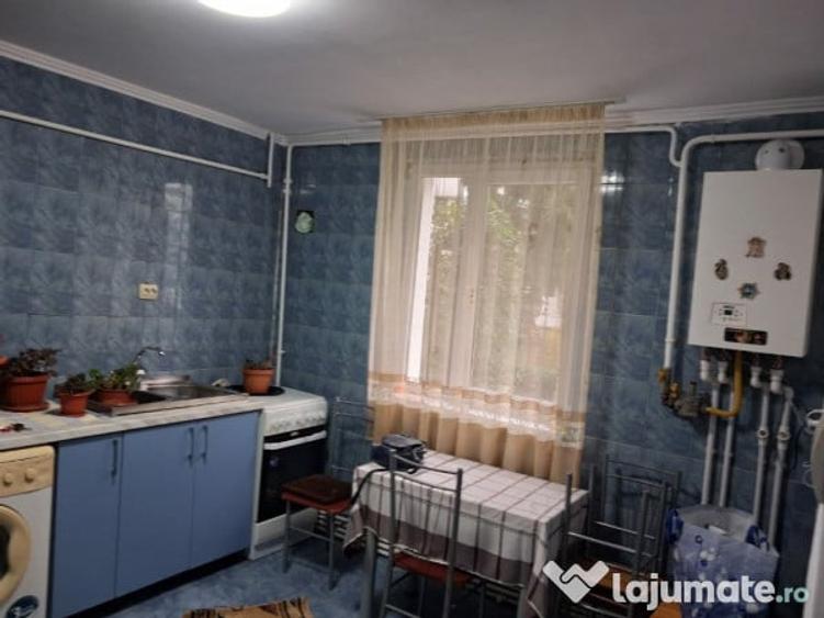 Apartament o camera 34mp parter inalt Asirom la cheie renovat centrala - 2