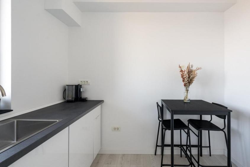 Inchiriere apartament 2 camere cu parcare – Aerocity Residence, Tunari - 8