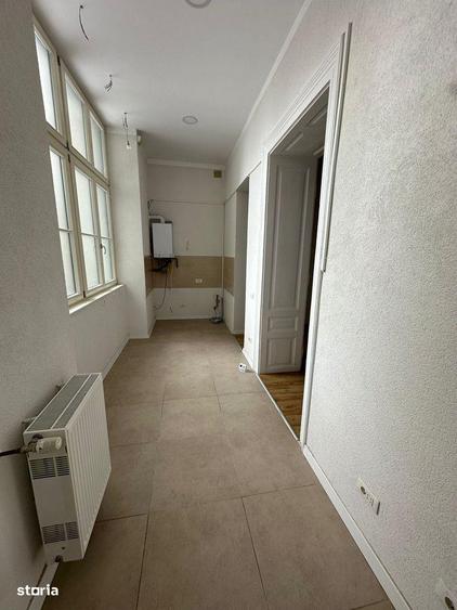 Apartament spa?ios cu 4 camere, centrul Aradului nemobilat -SPATIU - 4