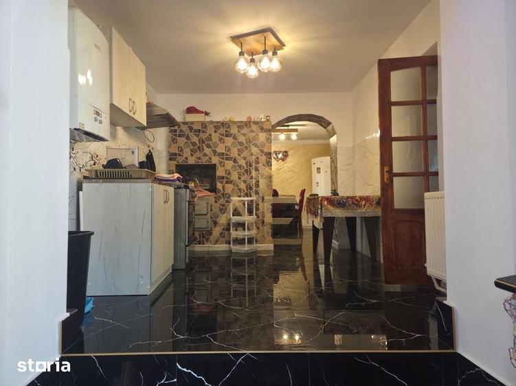 Casă cu 4 camere cu Teren 400 Mp în Ion Neculce