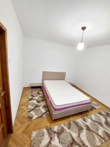 Apartament cu 2 camere, decomandat, zona Podu Ros - 5