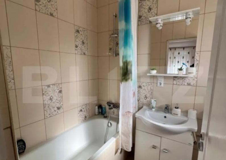 Casa, de vanzare, cu 4 dormitoare + garsoniera, 266 mp util - 17