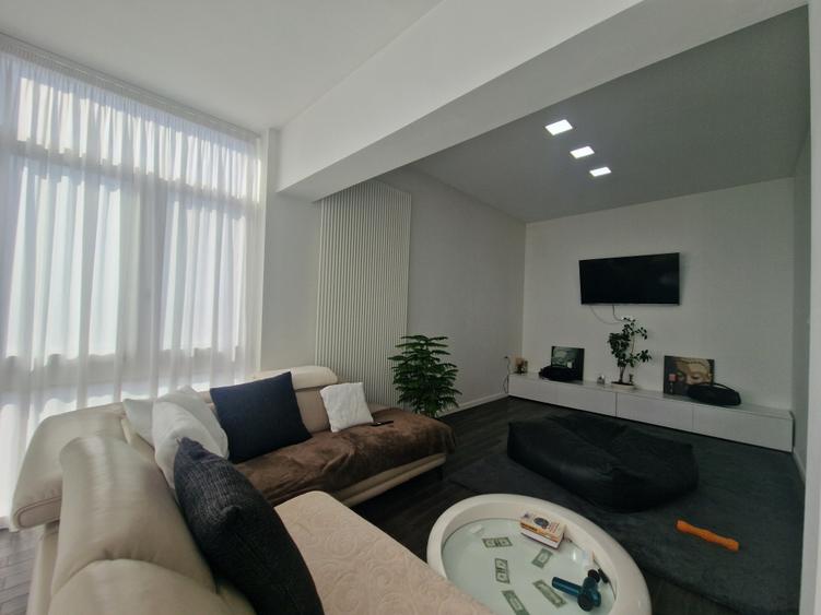 Apartament cu 3 camere decomandat, mobilat în Central