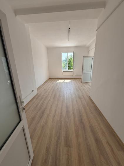Hala si clădire apartamente  pentru muncitori 1144 mp- direct de la proprietar! - 7