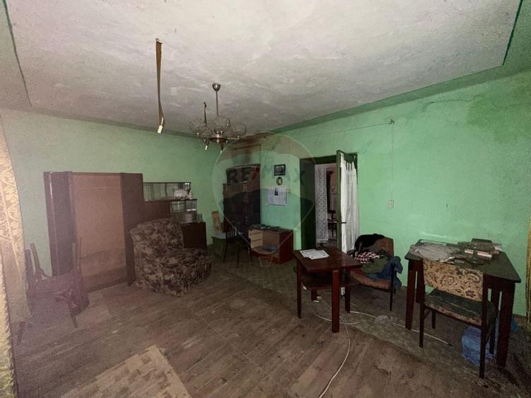 30 arii TEREN INTRAVILAN cu o GOSPODARIE veche - 7