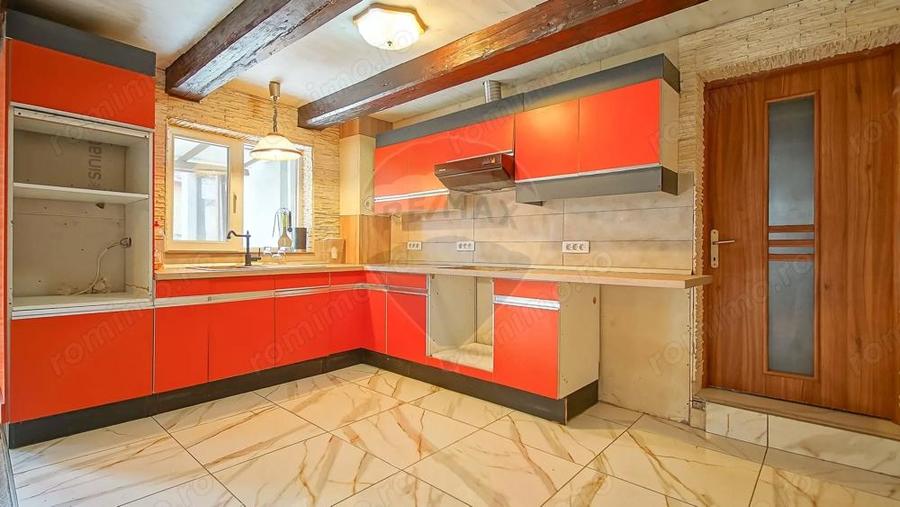 Casa individuala cu poten?ial in zona centrala Sacele - 2