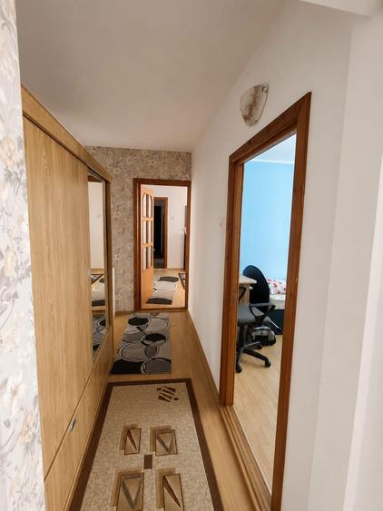 Vand apartament 3 camere,. decomandat ,foarte spatios - 8