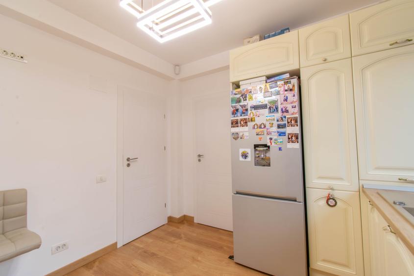 Vilă modernă cu vedere la lac, minicomplex inchis - 18