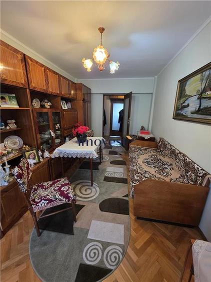 Apartament 4 Camere Micro 16 Et II - 1