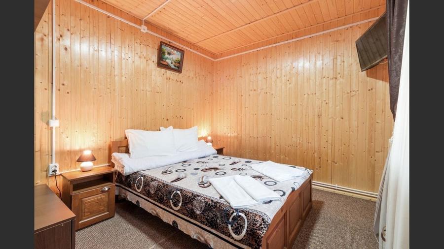 Complex turistic de vânzare, chiar în centrul stațiunii Durău. - 4