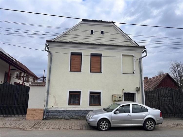 Apartament la casa de inchiriat Rupea | Locuinta | Spatiu comercial - 1