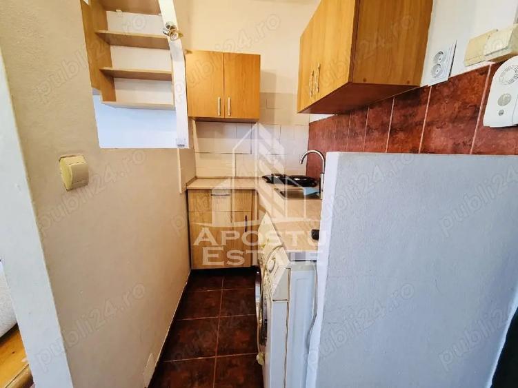 Inchiriez,pe termen lung vand garsoniera - 3