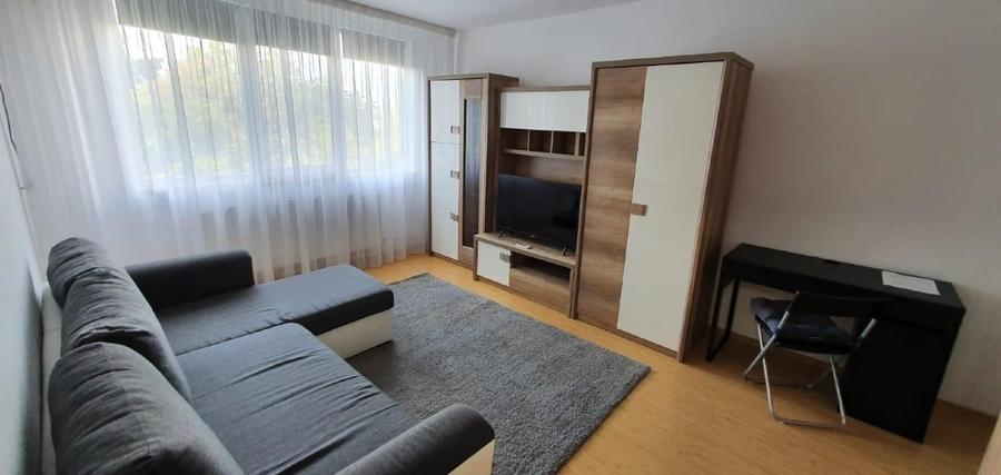 Vanzare Garsoniera - Parc Moghioros -Metrou Romancierilor - 1