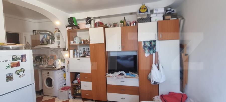 Garsoniera cu baie si geam mare  - scara foarte ingrijita - 4