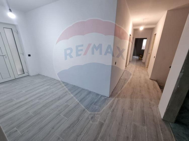 Casa de Vanzare in Apahida - Confort si Oportunitate Unica! - 4