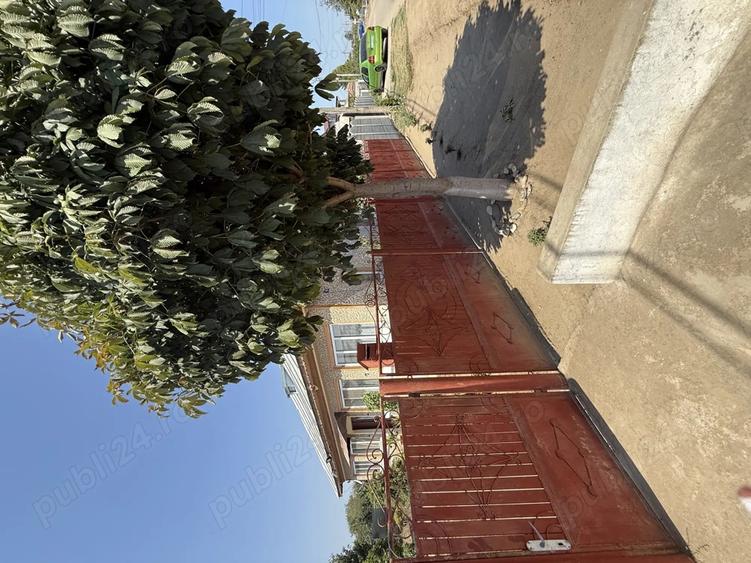 Vand Schimb casa in Romana - 3