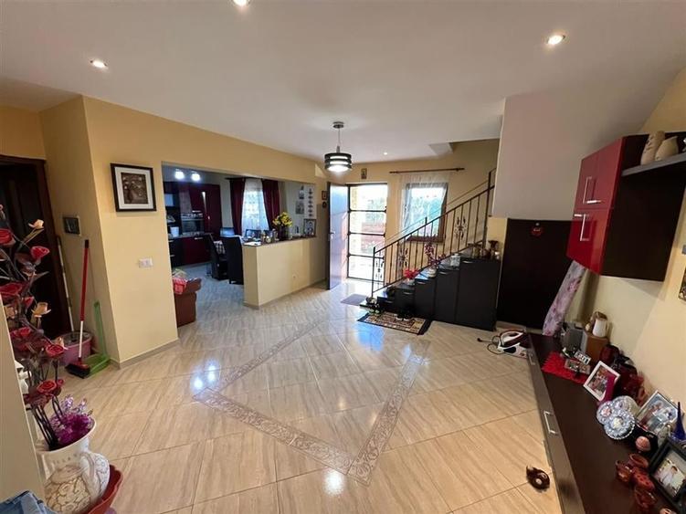 Casa P+1 de vanzare in Vanatori ! - 2