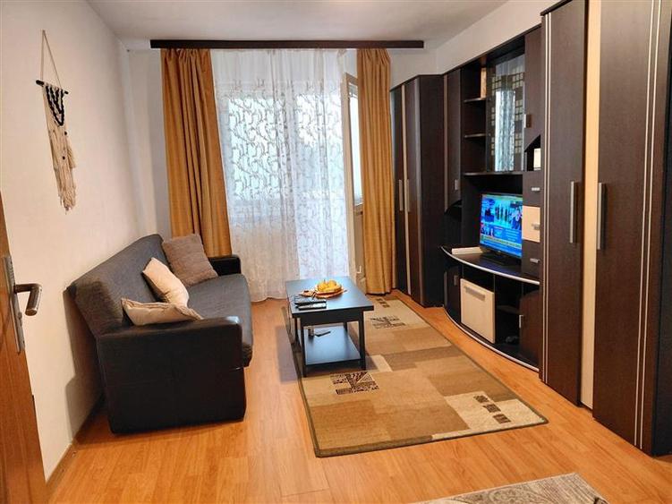 Apartament cu 2 camere semidecomandat, mobilat în Săsar