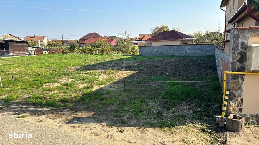 Teren intravilan com Bors, 563 mp, 32 ml front- Pret 36.000 euro neg - 2