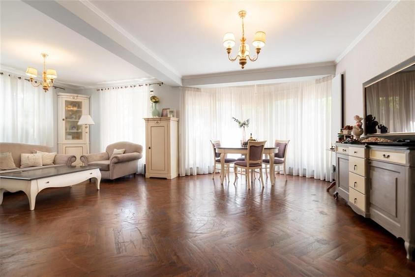 RECO Vila cu 5 camere str. Apateului- zona Nufarul - 10