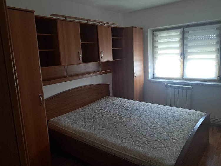 Apartament 3 camere decomandat - Tomis Nord/Brotacei - 500 euro/luna (Cod E2+E7) - 1