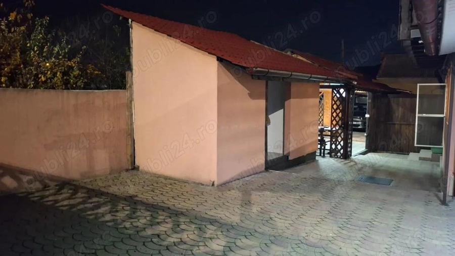 Casa renovata complet, cu curte amenajata ?i casa secundara- zona Mihai Eminescu Gutenberg Oradea - 1